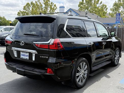 Used 2017 Lexus LX 570 4WD w/ Luxury Package image 7