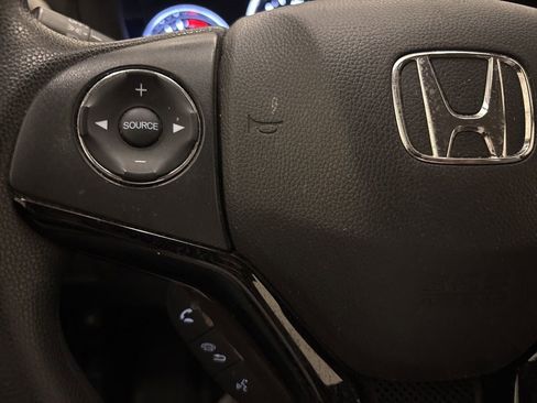 Used 2021 Honda HR-V LX image 14