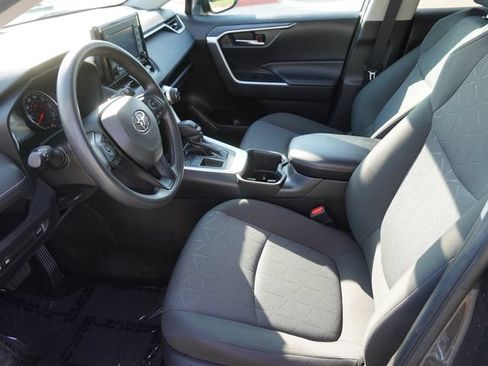 Used 2022 Toyota RAV4 XLE w/ Convenience Package FWD image 21