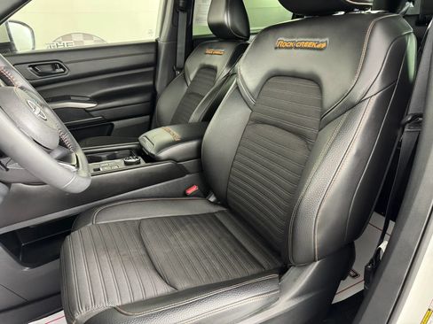 Used 2025 Nissan Pathfinder Rock Creek AWD/4WD image 31