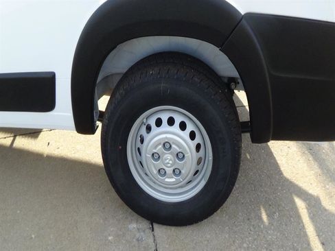 Used 2025 RAM ProMaster 2500 w/ Storage Group image 9