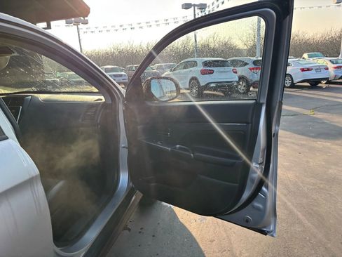 Used 2024 Mitsubishi Outlander Sport SE image 13