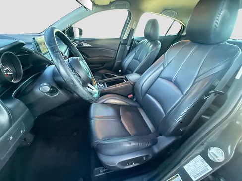 Used 2018 MAZDA MAZDA3 Touring FWD image 22