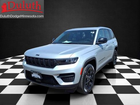 Certified 2025 Jeep Grand Cherokee Altitude AWD/4WD image 1