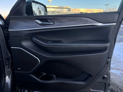 Certified 2022 Jeep Grand Cherokee Limited image 16