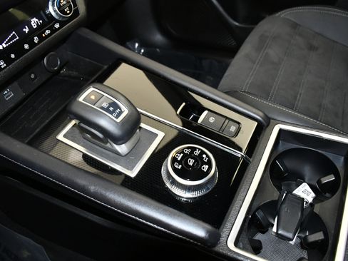 Used 2024 Mitsubishi Outlander SE Black Edition image 30