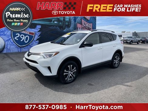Used 2017 Toyota RAV4 LE AWD/4WD image 1