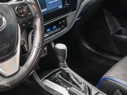 Used 2018 Toyota Corolla SE w/ Carpet Mat Package (TMS) image 23