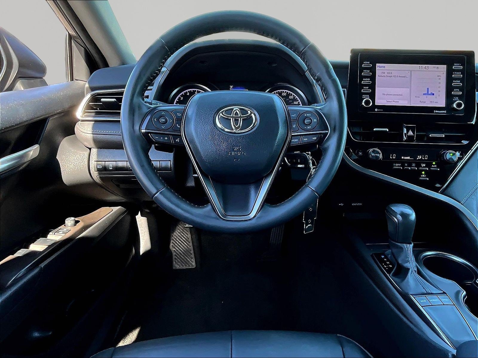 Used 2023 Toyota Camry SE FWD image 8