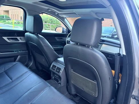 Used 2016 Jaguar XF Prestige AWD/4WD image 20