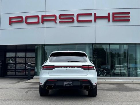 Certified 2023 Porsche Macan AWD/4WD image 10