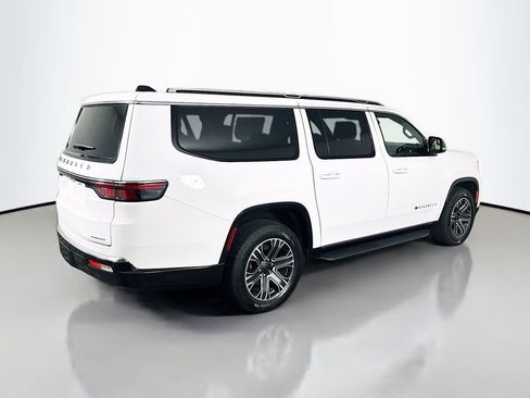 Used 2024 Jeep Wagoneer L Series II w/ Flexible Seating Group image 7