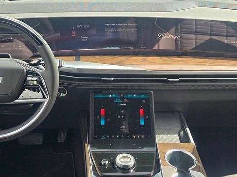 New 2026 Cadillac Escalade ESV Platinum Luxury AWD/4WD image 19