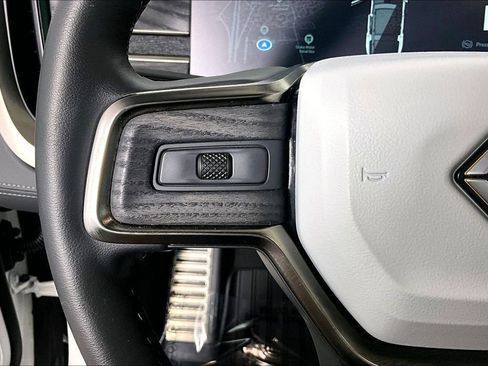 Used 2023 Rivian R1S Adventure AWD/4WD image 18