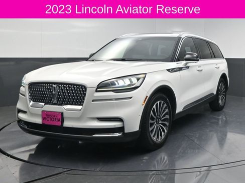 Used 2023 Lincoln Aviator Reserve w/ Equipment Group 201A image 2