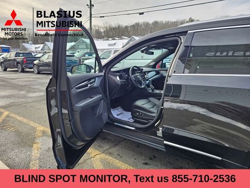Used 2024 Cadillac XT6 Premium Luxury image 10