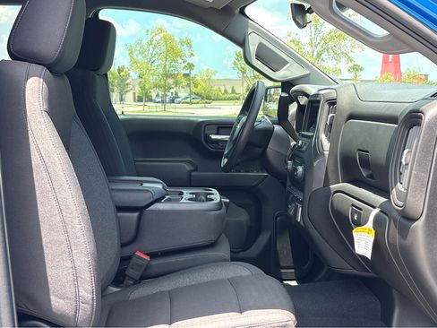 Used 2025 Chevrolet Silverado 1500 Custom image 10