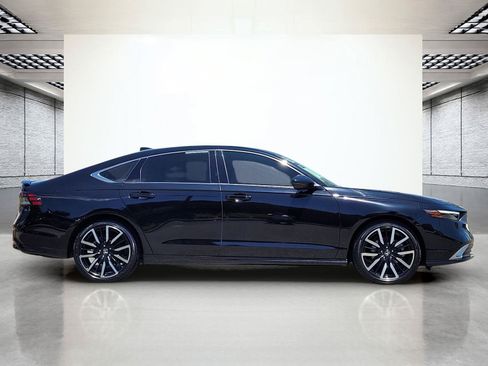 Used 2024 Honda Accord Touring image 5