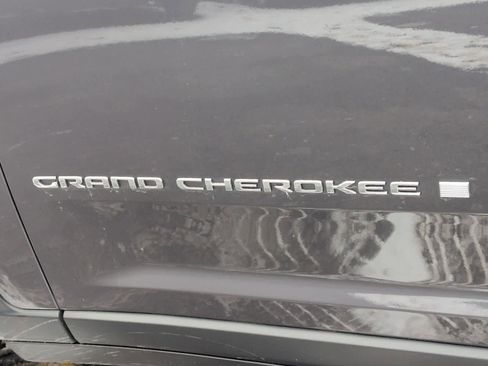 Used 2022 Jeep Grand Cherokee L Limited w/ Luxury Tech Group II image 13