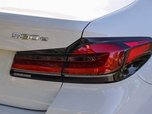 Used 2023 BMW 530e w/ M Sport Package RWD image 15