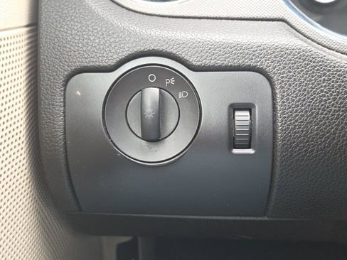 Used 2010 Ford Mustang Premium image 21