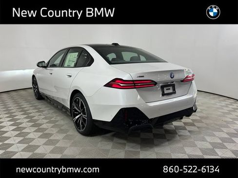 New 2026 BMW 550e xDrive AWD/4WD image 5