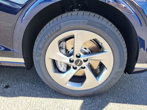New 2026 Genesis GV70 2.5T Advanced AWD/4WD image 15