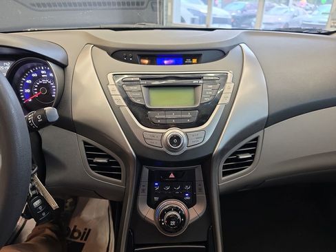 Used 2013 Hyundai Elantra GLS FWD image 24