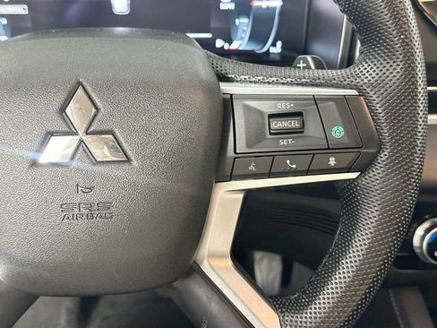 Used 2023 Mitsubishi Outlander SE AWD/4WD image 23