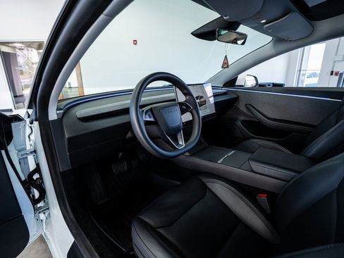 Used 2025 Tesla Model 3 Long Range image 29