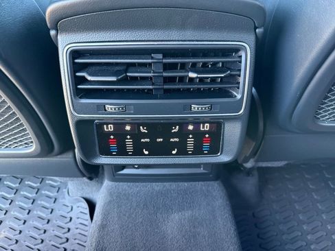 Used 2022 Audi SQ7 Prestige w/ Prestige Package image 16