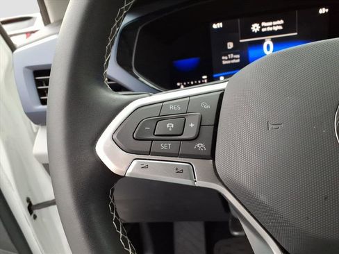 Used 2023 Volkswagen Taos SE image 18