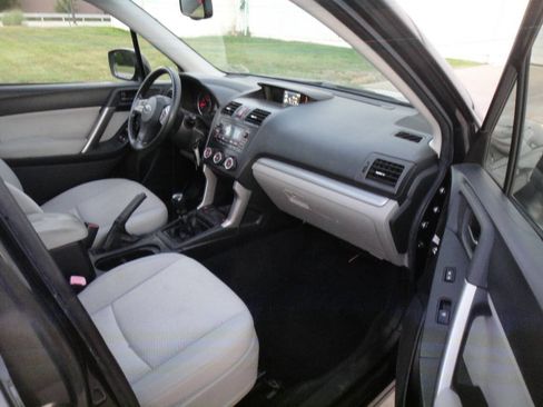 Used 2015 Subaru Forester 2.5i Premium AWD/4WD image 9