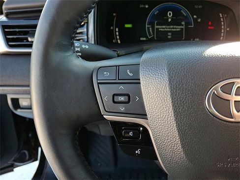 Certified 2025 Toyota Camry LE image 21