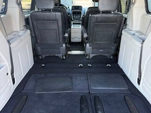 Used 2017 Dodge Grand Caravan SXT FWD image 10