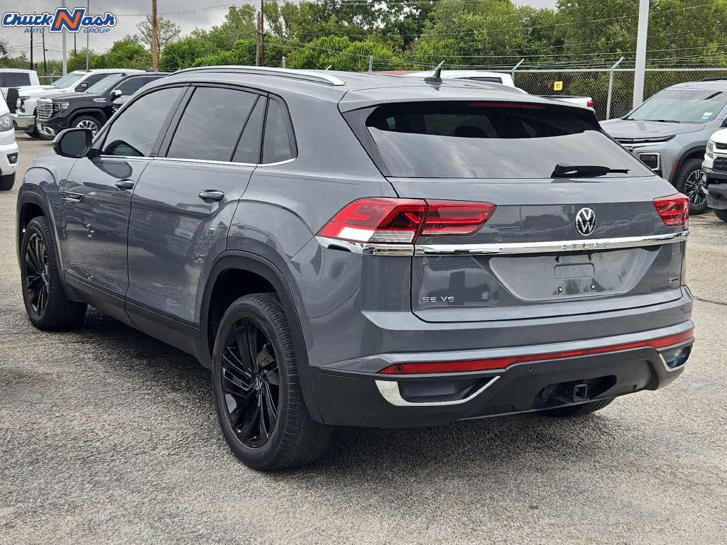 Used 2022 Volkswagen Atlas Cross Sport SE w/ Black Wheel Package AWD/4WD image 4