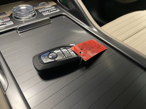 Used 2024 Lincoln Nautilus Reserve w/ Equipment Group 202A image 17