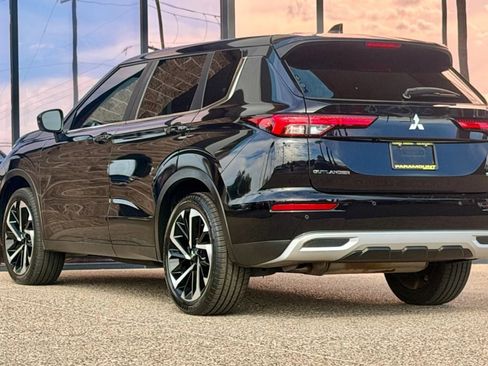 Used 2022 Mitsubishi Outlander SE image 8