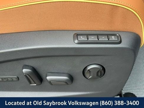 New 2025 Volkswagen ID. Buzz Pro S RWD image 28