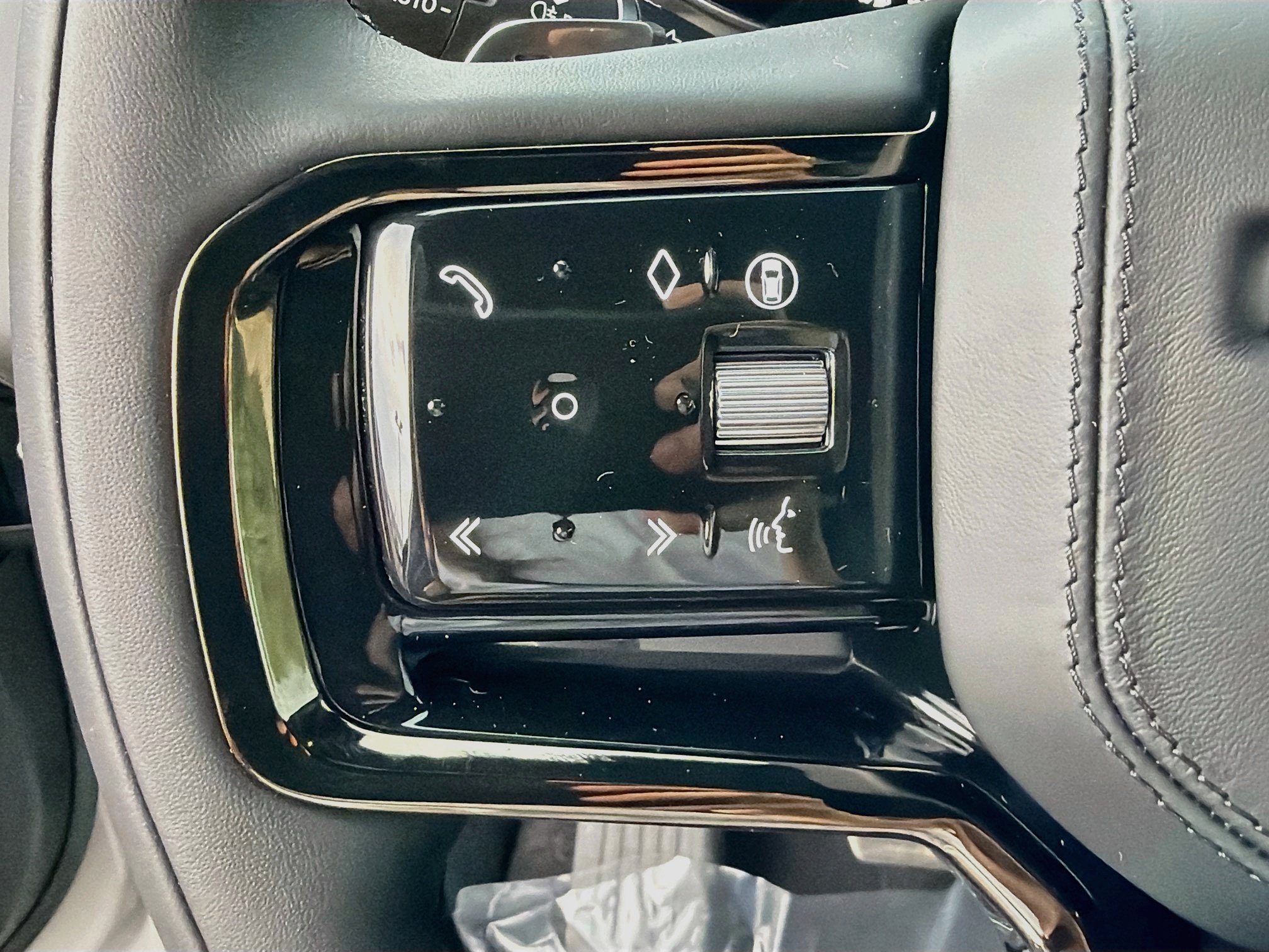 New 2026 Land Rover Range Rover Sport Dynamic SE AWD/4WD image 38