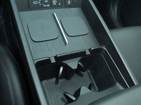 Used 2024 Hyundai Santa Fe Limited image 16