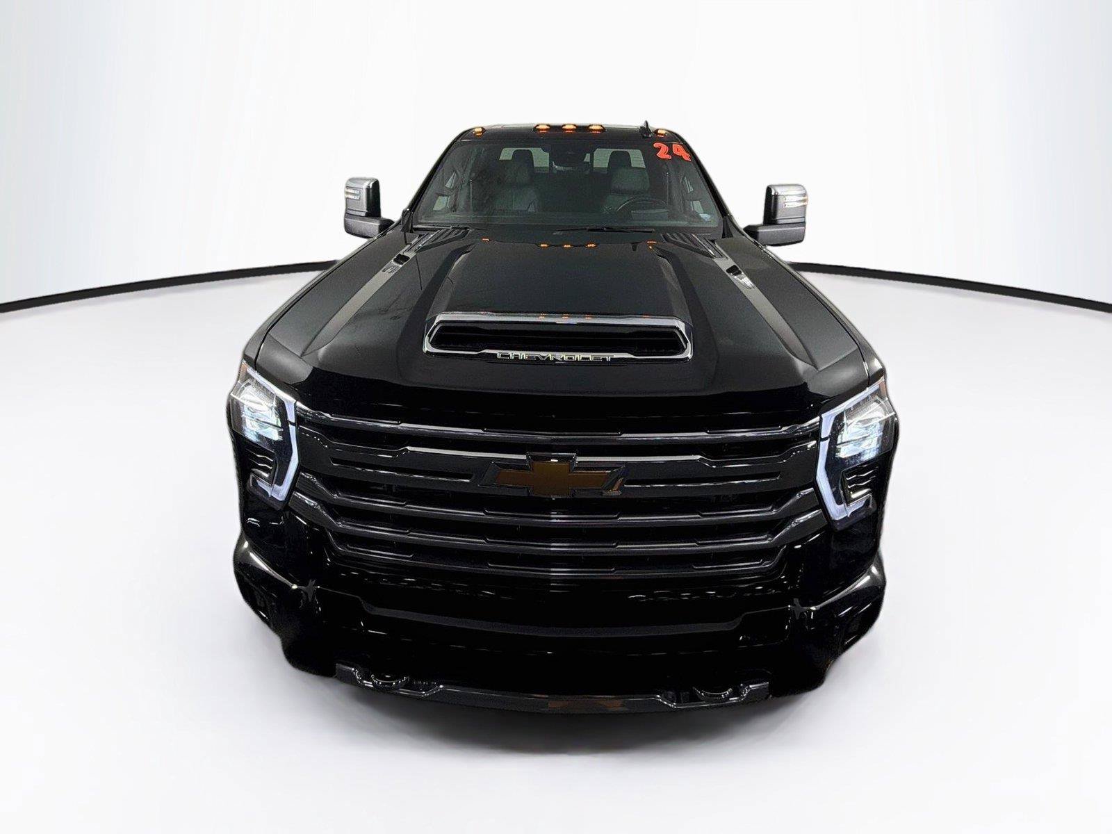 Used 2024 Chevrolet Silverado 3500 High Country w/ High Country Premium Package AWD/4WD image 13