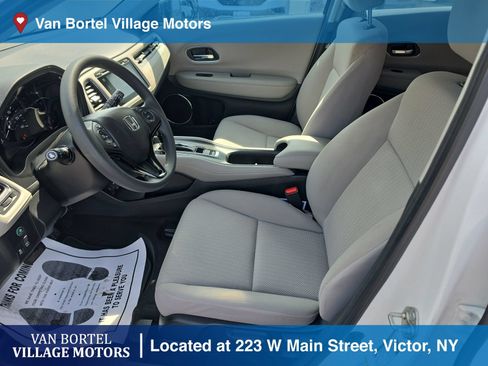 Used 2016 Honda HR-V EX image 9