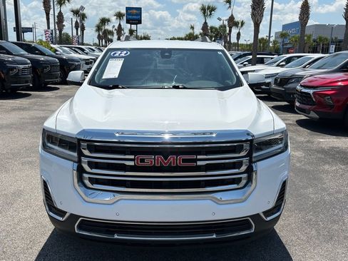 Used 2022 GMC Acadia SLE w/ Driver Convenience Package FWD image 3