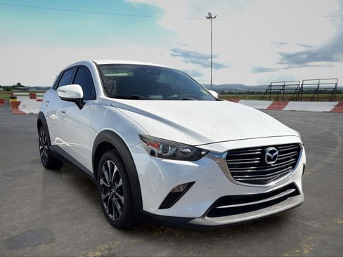 Used 2019 MAZDA CX-3 Touring FWD image 2