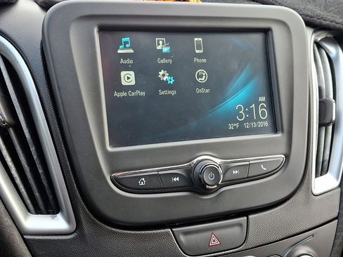 Used 2017 Chevrolet Malibu LS image 15