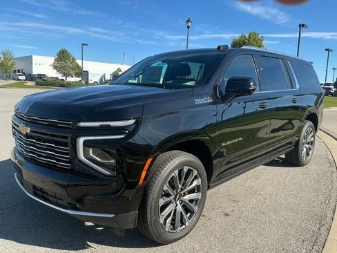 New 2026 Chevrolet Suburban High Country AWD/4WD image 3