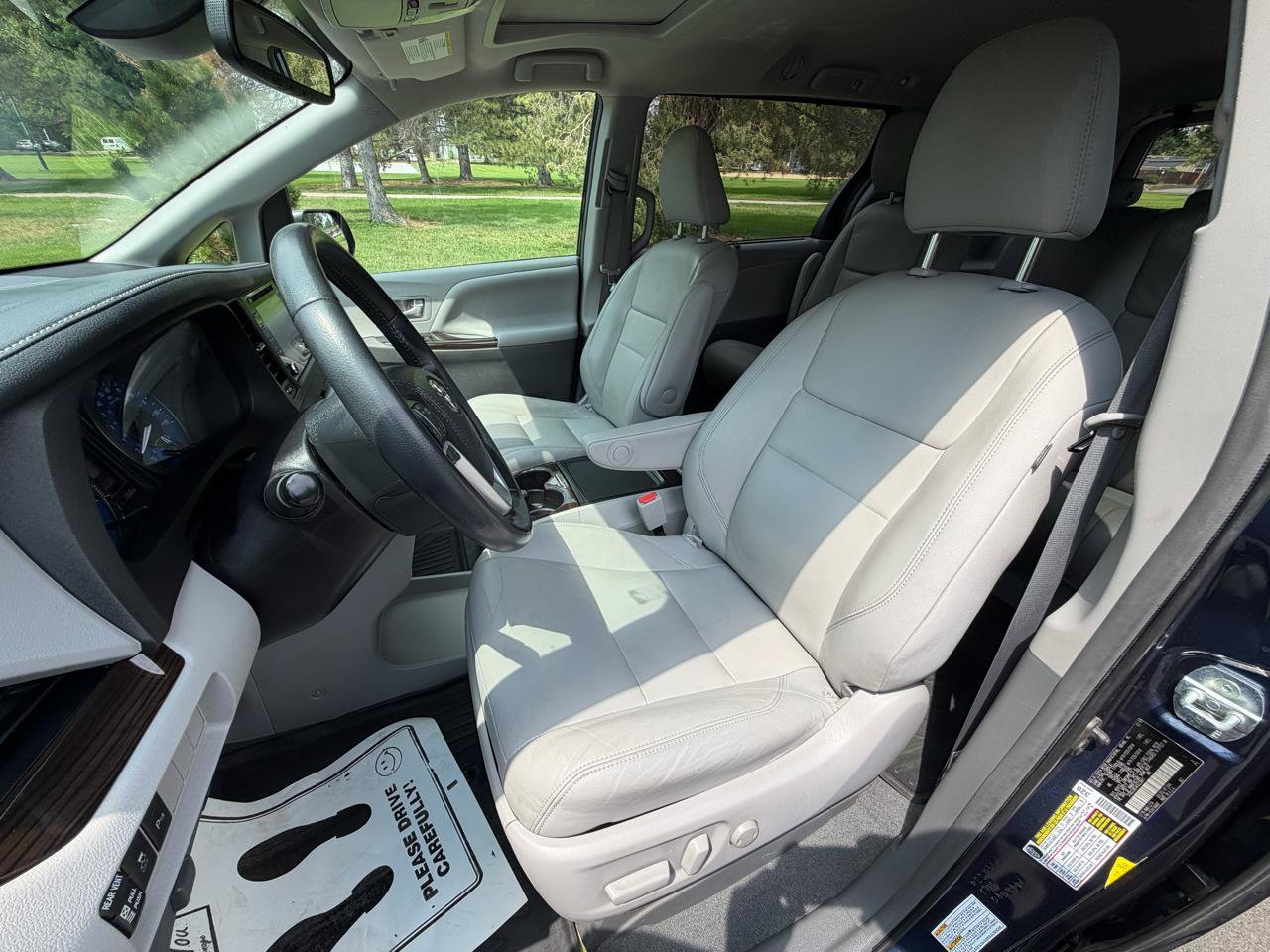 Used 2019 Toyota Sienna XLE w/ XLE Navigation Package AWD/4WD image 12