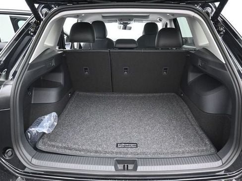 New 2026 Volkswagen Tiguan SE AWD/4WD image 12
