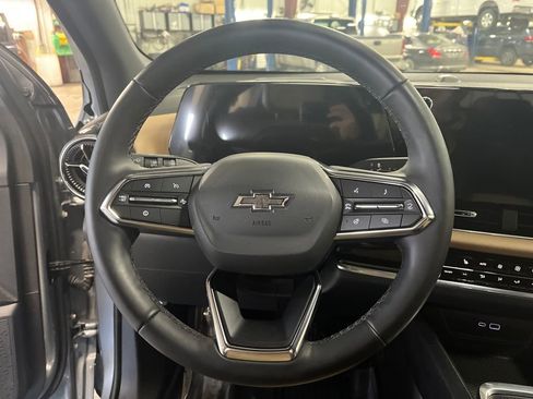 New 2026 Chevrolet Equinox ACTIV w/ LPO, Floor Liner Package AWD/4WD image 14